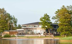 Ringsjoestrand Camping, Hotell Och Stugby